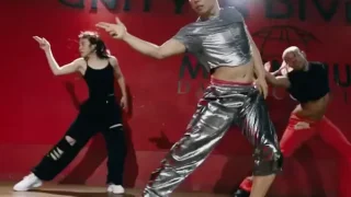 LAのダンスレッスンでは「見せ方」が命！スキルより大事な“魅せ方”の